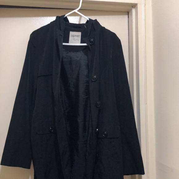 Esprit rain coat. - Picture 5 of 7